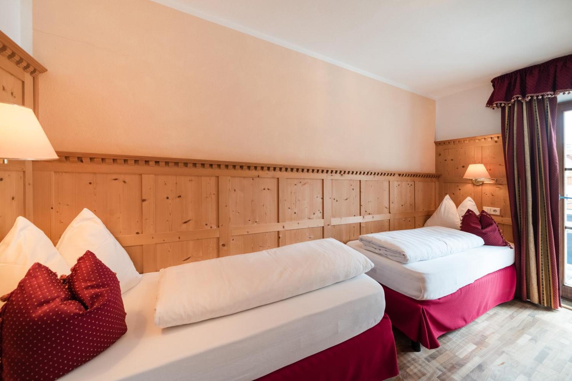 Al Plan, A Mountain Moving Hotel Сан-Виджилио-ди-Мареббе Экстерьер фото